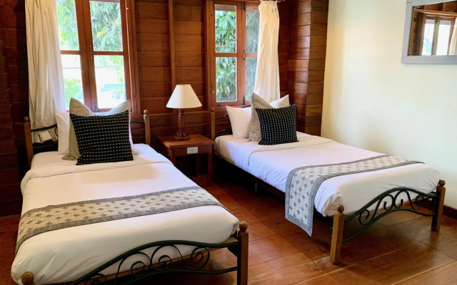 Riverhouse Hotel - The Teak House
