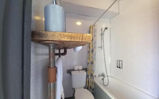Vinnies Family Hotel