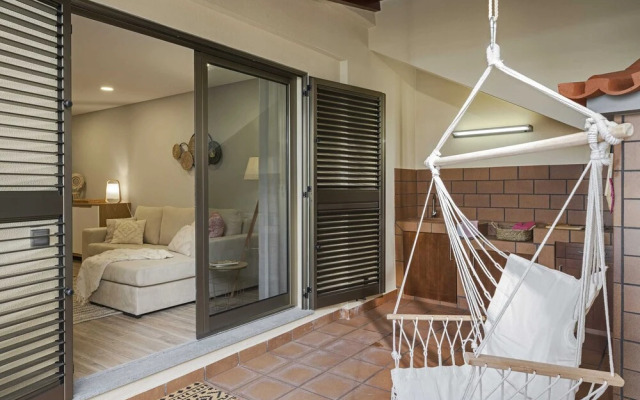 Family Vacation in the City, Casa das Raposinhas II,