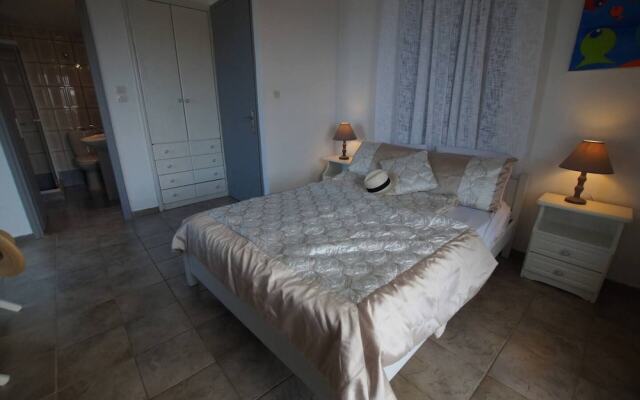 Semi Detached Stone House Great Location