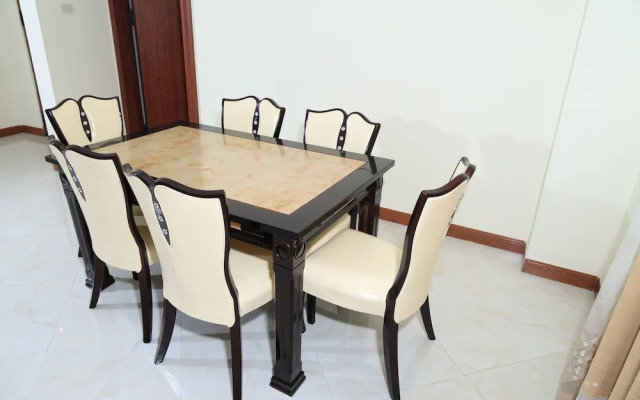 PrimeNest - 3 bedroom Apartment