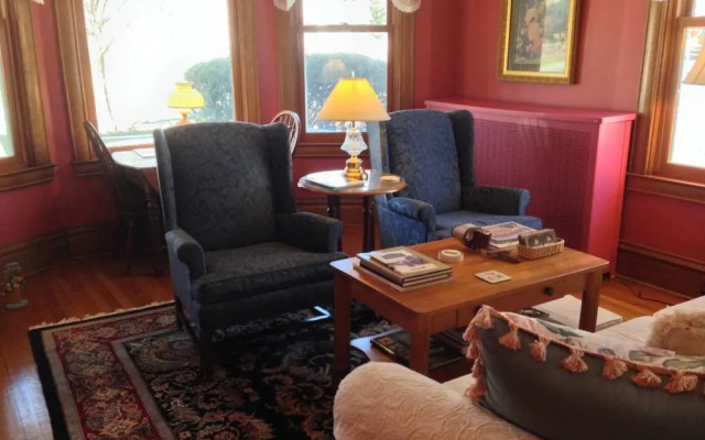 Harrison House Bed & Breakfast