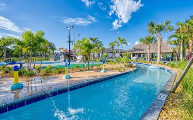 Stunning Themed Home Private Pool Ideal Location