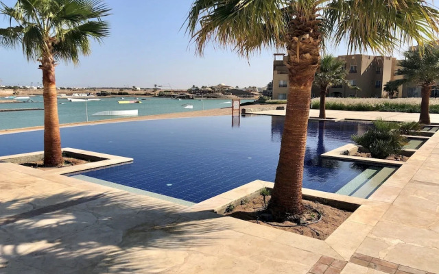 Spacious 2 BR at Water Side El Gouna