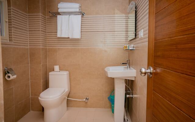 Majestic Lake Front Hotel & Suites