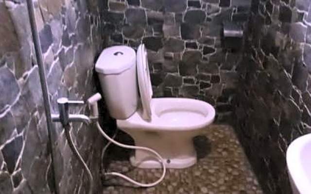 Penginapan Muslim Yuni INN