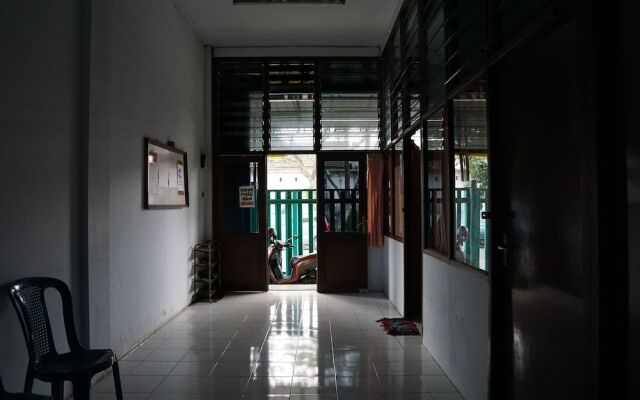 SPOT ON 92665 Yoko Kost Syariah