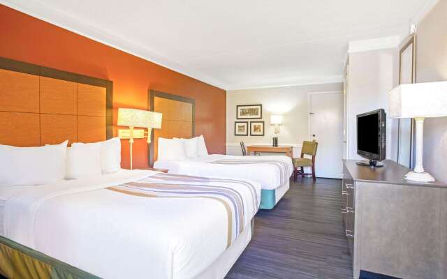 La Quinta Inn by Wyndham Victoria