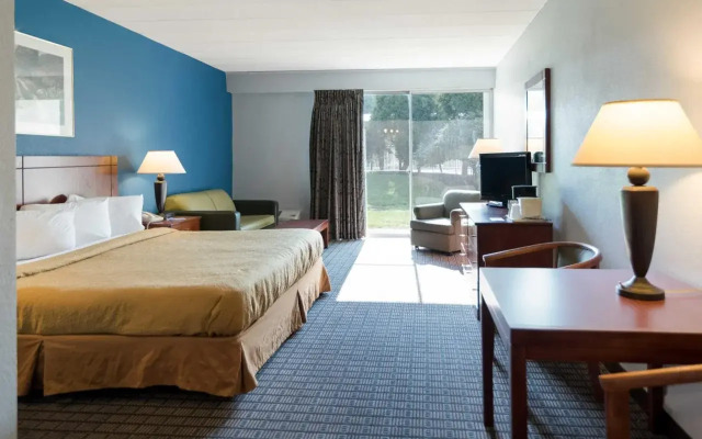 Quality Inn Greenfield