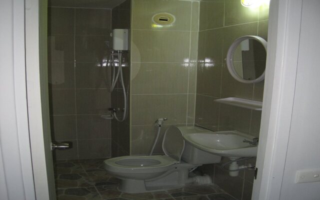 Chan Kim Don Mueang Airport Guest House
