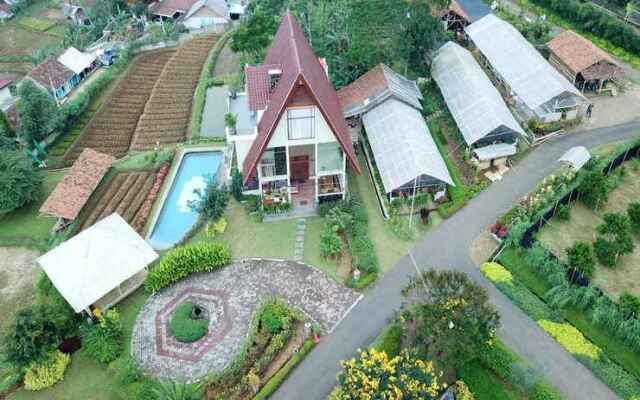 Camp Hulu Cai Resort