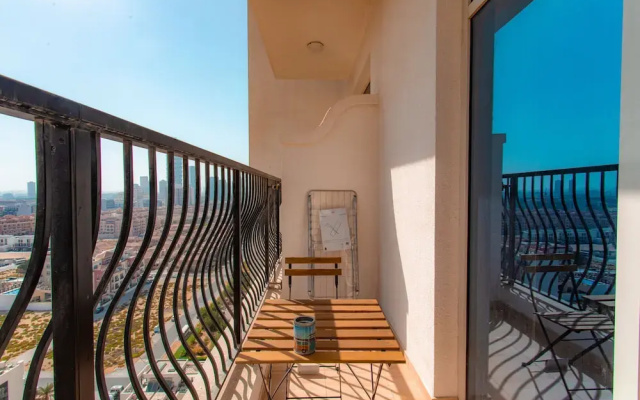 Travertine studio with stadium views - Hotel in ดูไบ - Photo 5