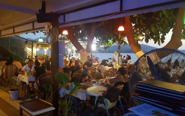 Deniz Hotel