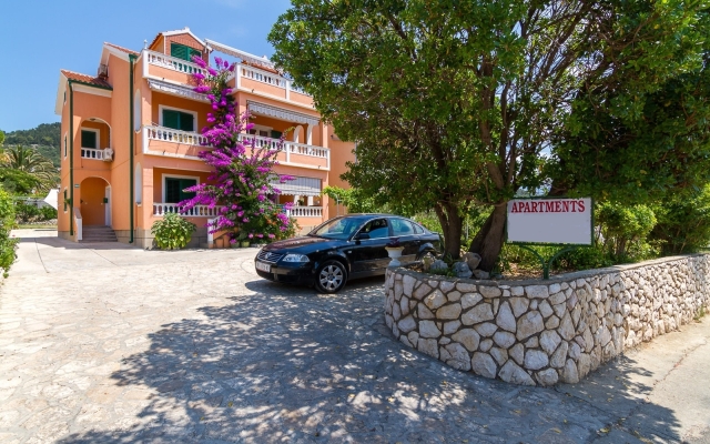Apartment Anđela - 80 m from beach : A3 Barbat, Island Rab
