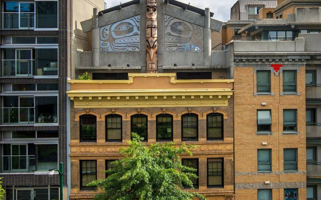 Skwachàys Lodge