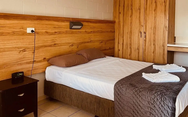 Welcome Home Motel and Apartments