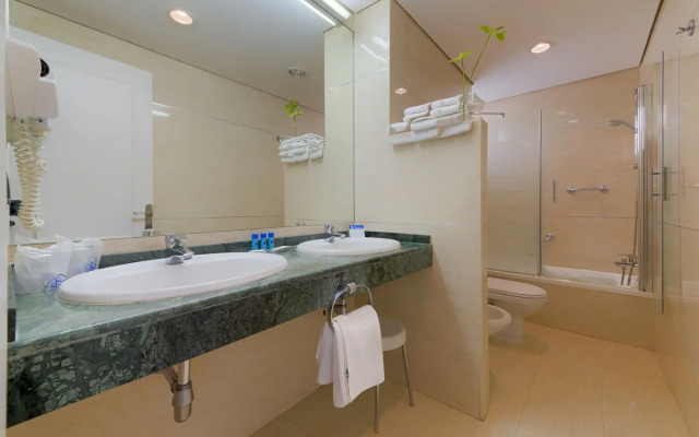 Hotel Puertobahia & Spa