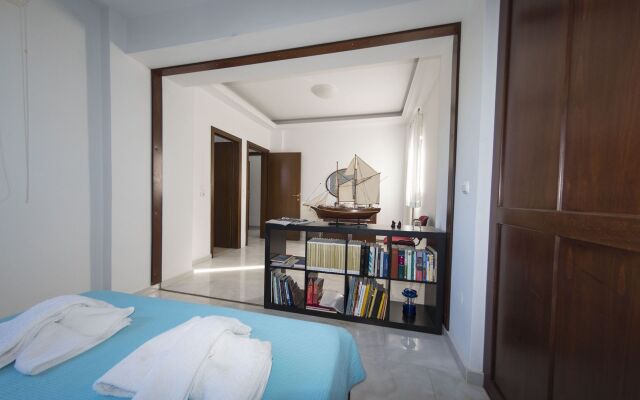 Jiannis House