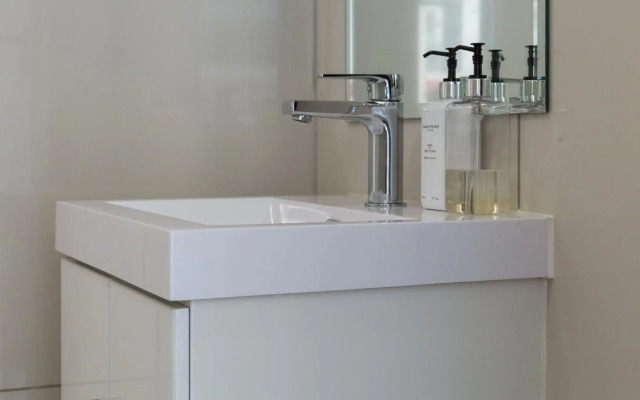 The Paragon Urbane CENTRALLY LOCATED, MODERN COMFORTS