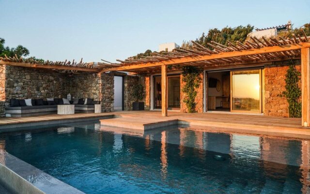 Ikies of Mykonos
