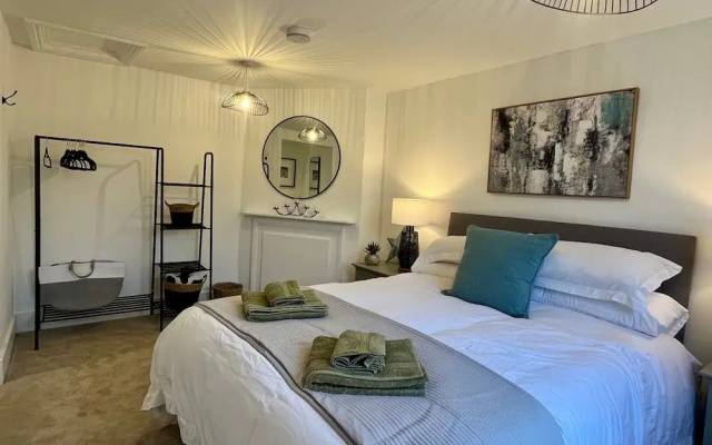 Charming 2B Georgian Flat In Historic Tring