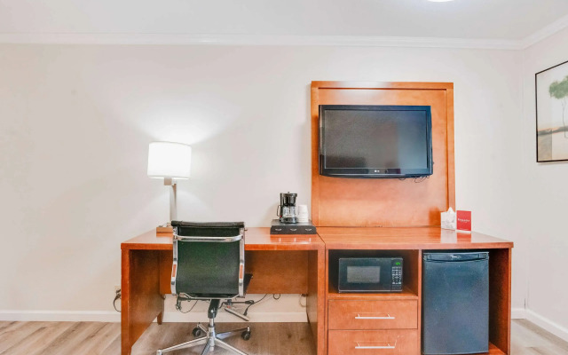 Ramada by Wyndham Mountain View