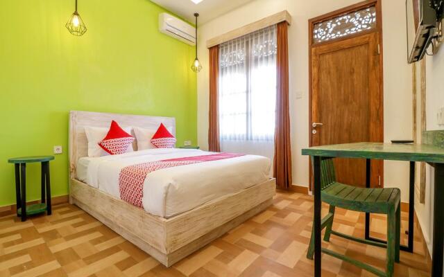 Exis Tropical And Spa