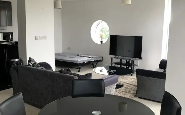 33 Bittern House (apartment)