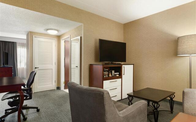 DoubleTree by Hilton Detroit Novi