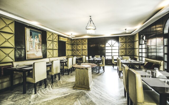 FabHotel Sugan Niwas Palace Bani Park