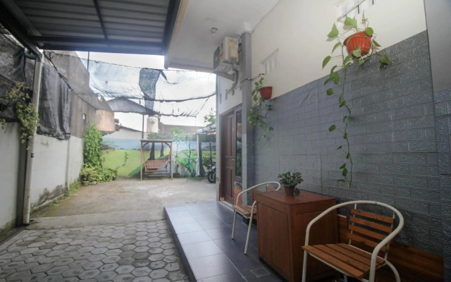Super OYO Capital O 2258 Santana Syariah Guest House