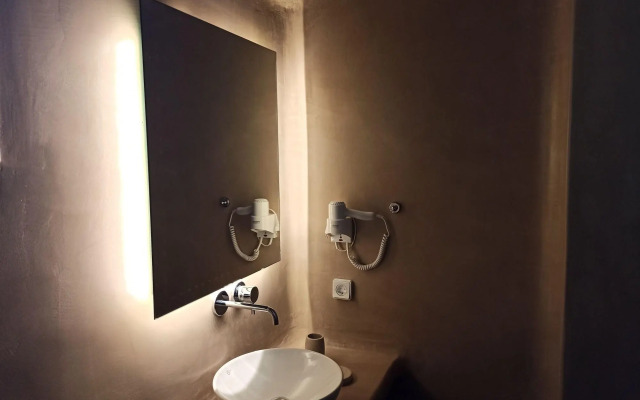 Amphitrite Suites Santorini