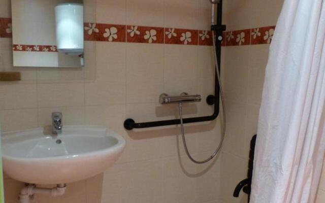 Gîte Dompierre-sur-Besbre, 5 pièces, 8 personnes - FR-1-489-109