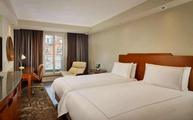 Отель The Cura Kensington