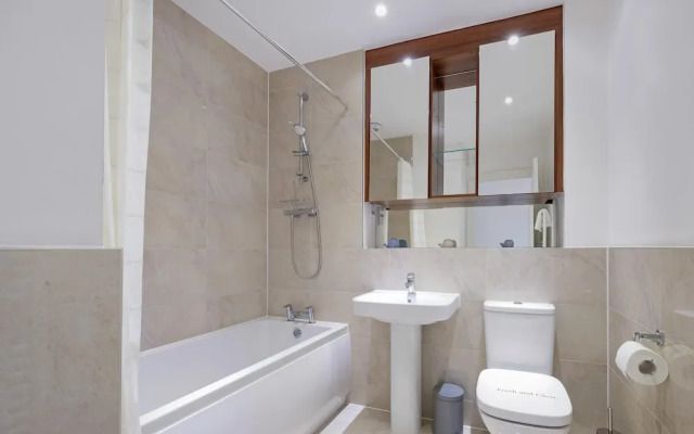 Luxury 5 bedroom Serviced Hse Leavesden