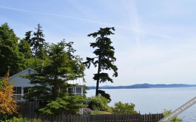 T'Sou-ke bye by BC Island Vacation Homes