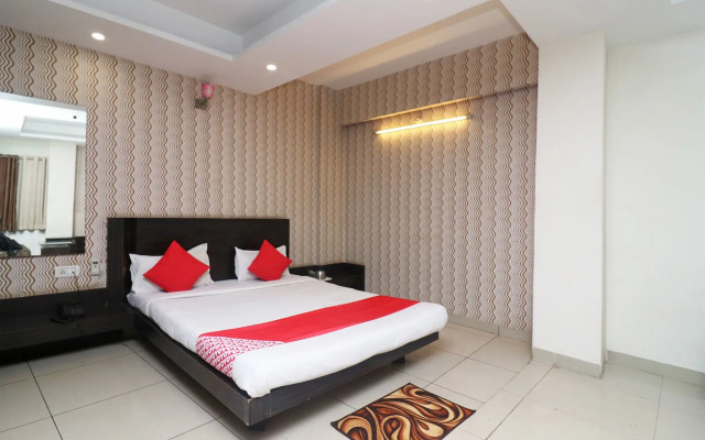 OYO 27611 Hotel Shree Regency
