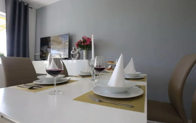 Luxury Holiday Home in Bibinje near Sea