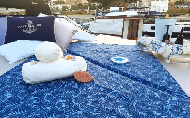 Desirè Charming House Boat