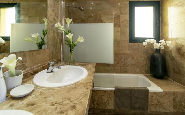 La-Beautiful 3 Bedroom Penthouse Close To Sea