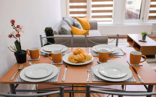 Host Stay Maple Court