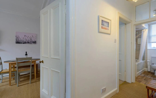 Pebbles Apartment - Heart of Town