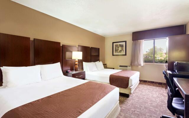 Super 8 By Wyndham Chandler Phoenix