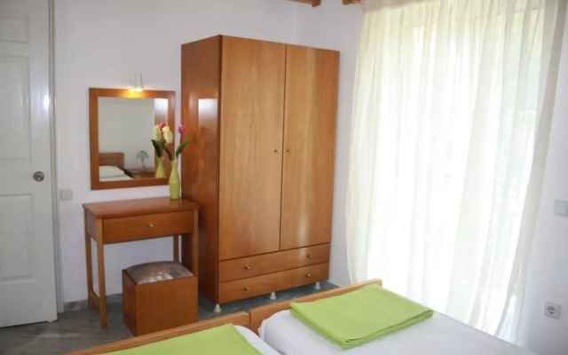 Iris Apartments