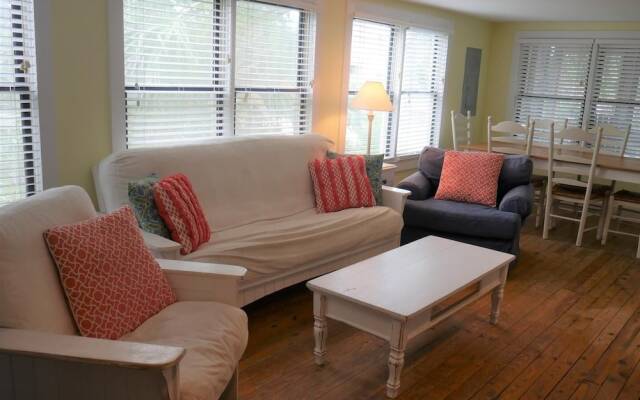 Plum Crazy Down - 3 Br Townhouse
