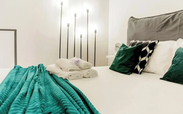 Centro Vicolo Fiori - Modern Split-level Apartment