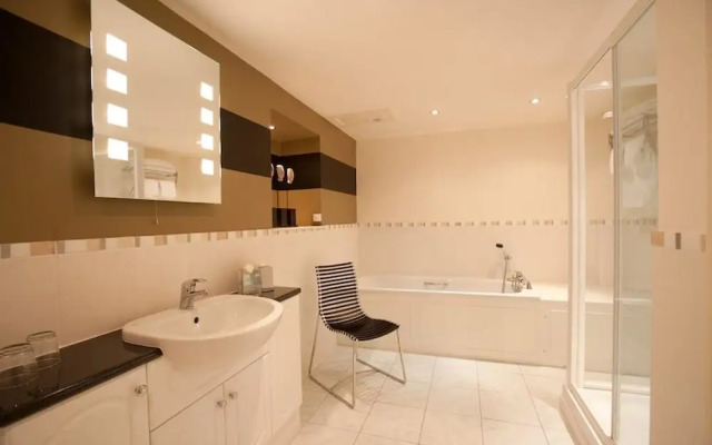 The Townhouse Hotel