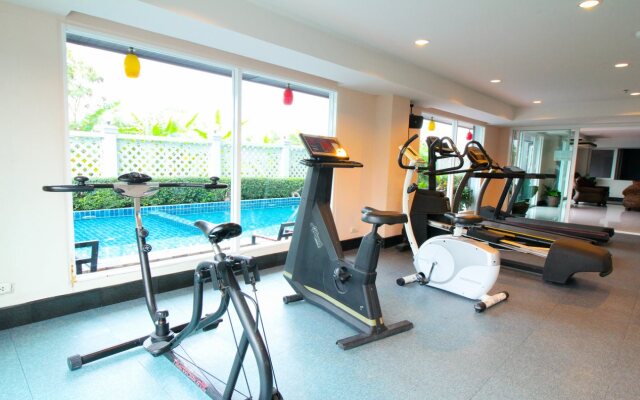 Convenient Grand Hotel (SHA Extra Plus)