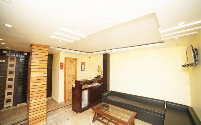Oyo 8594 Golden Nest