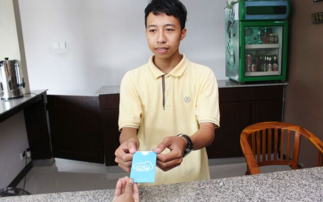 艾里巴厘岛库塔丹帕沙西那库拉帖木儿 6 号酒店(Airy Denpasar Barat Nakula Timur 6 Kuta Bali)